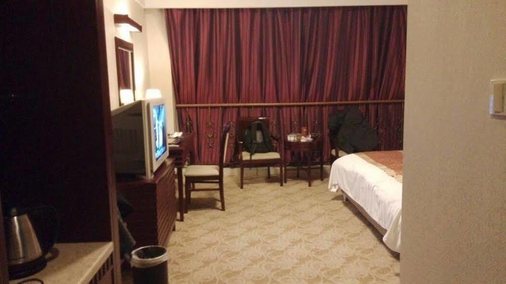 Qingpu Family Hotel Shanghai Exterior photo